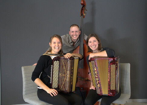Handorgelduo Cécile Schmidig und Marlene Roth im KKL Luzern