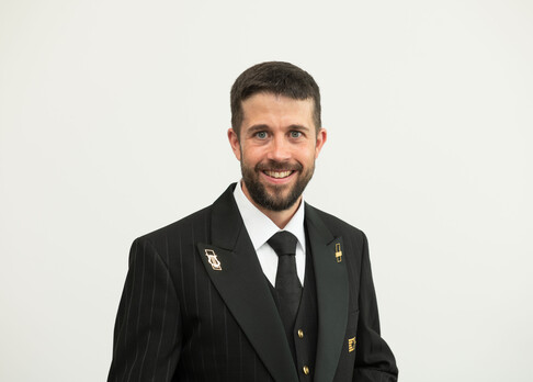 Major Roger Hasler dirigiert die Swiss Army Central Band
