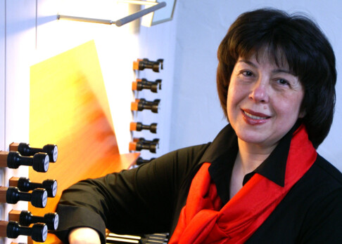 Die Organistin Maryna Burch-Petrychenko